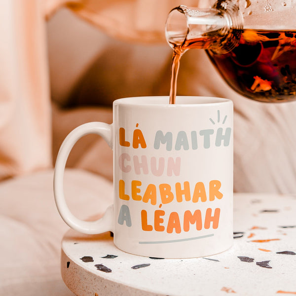 Lá maith chun leabhar a léamh Mug